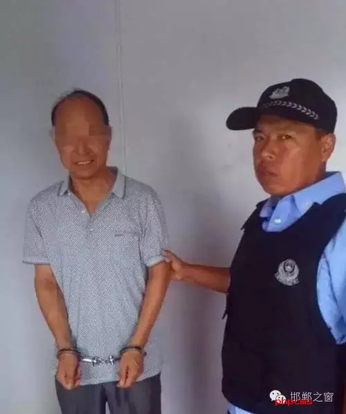 8月9日6時(shí)許，邯鄲大名鋪上高速口檢查站執(zhí)勤民警對一輛白色捷達(dá)車進(jìn)行安檢時(shí)，車上一名男乘客自稱忘帶身份證，民警遂讓該男子提供其身份證號(hào)。經(jīng)核查，該男子為許某良，系涉嫌保險(xiǎn)詐騙網(wǎng)上逃犯。該許于5月31日，騙取國家養(yǎng)老保險(xiǎn)金12萬余元，被魏縣公安局網(wǎng)上追逃。